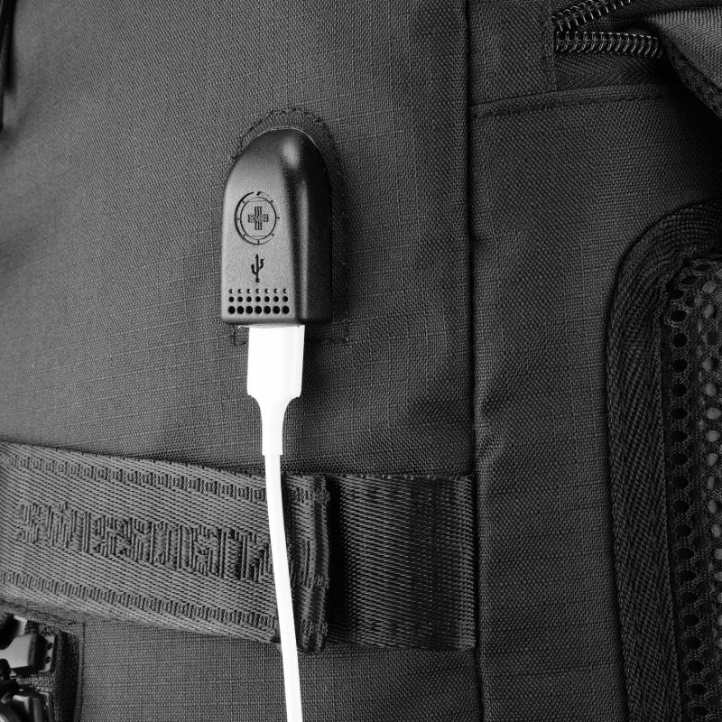 Custom SwissDigital® BALERNA XL Ultimate Travel SDD Finder Backpack - 8